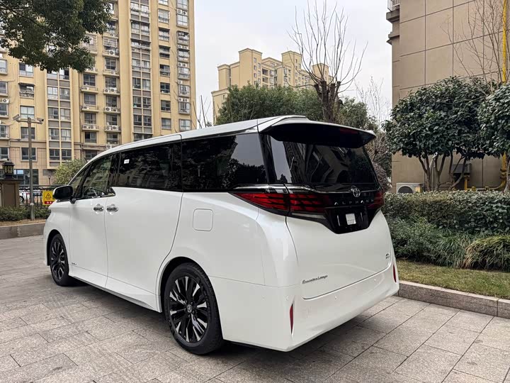 Photo 18 - Toyota Alphard