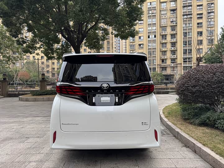 Photo 19 - Toyota Alphard