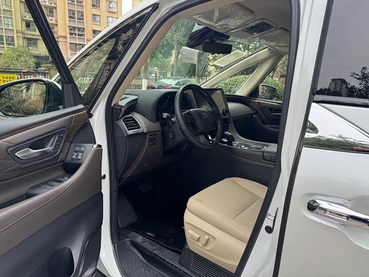 Photo 6 - Toyota Alphard