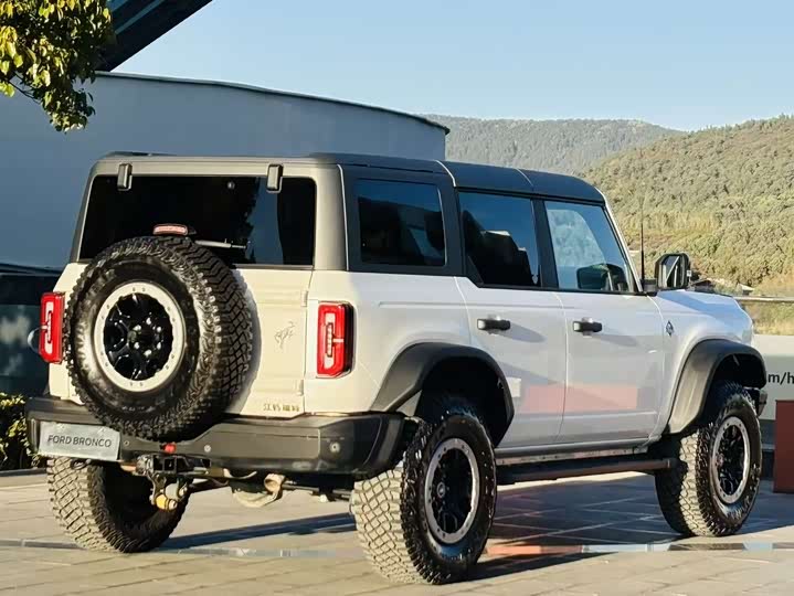 Фото 4 - Ford Bronco