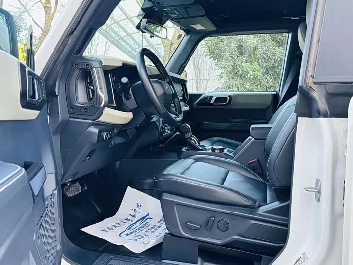 Фото 9 - Ford Bronco