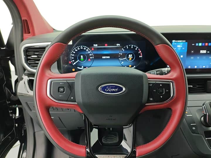 Фото 10 - Ford Tourneo