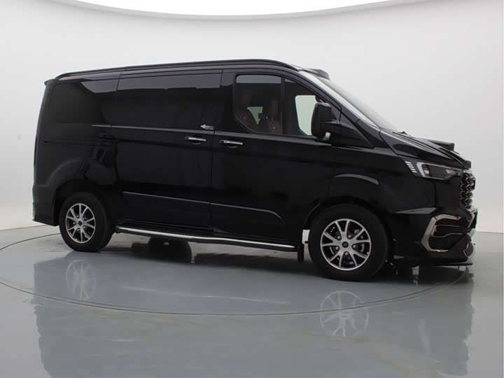 Фото 3 - Ford Tourneo