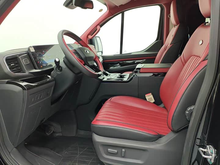 Фото 5 - Ford Tourneo