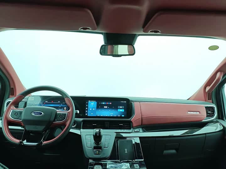 Фото 9 - Ford Tourneo