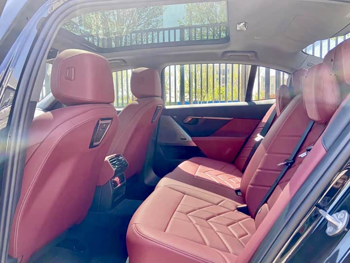 Фото 10 - BMW 5 Series