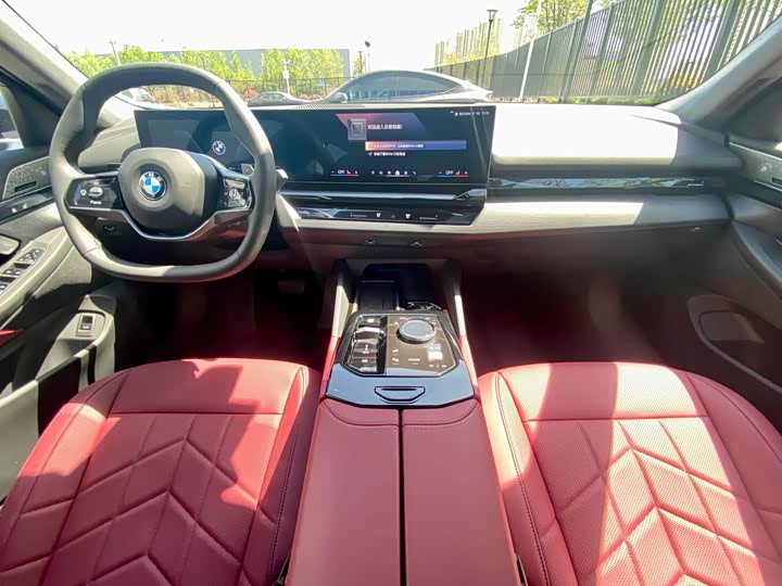 Фото 12 - BMW 5 Series