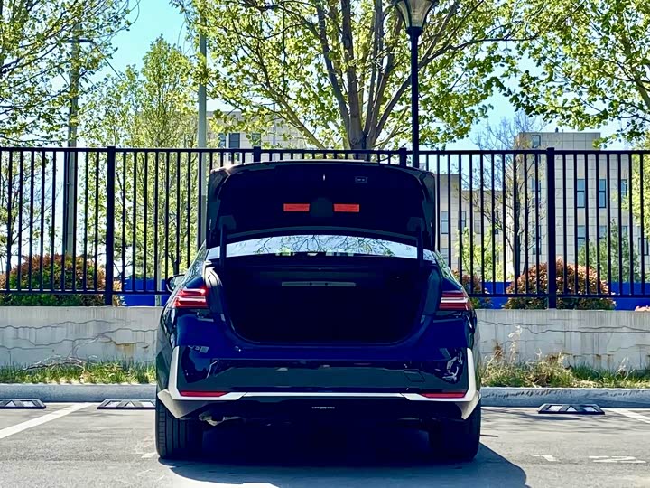 Фото 24 - BMW 5 Series