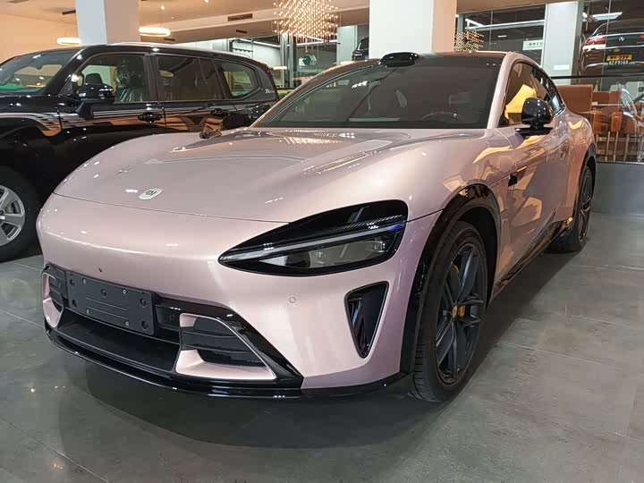 Фото 1 - Xiaomi YU7