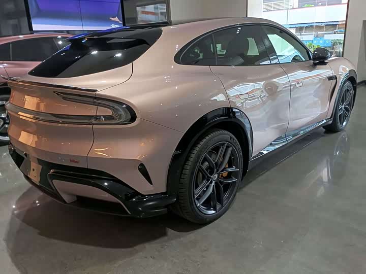 Фото 4 - Xiaomi YU7