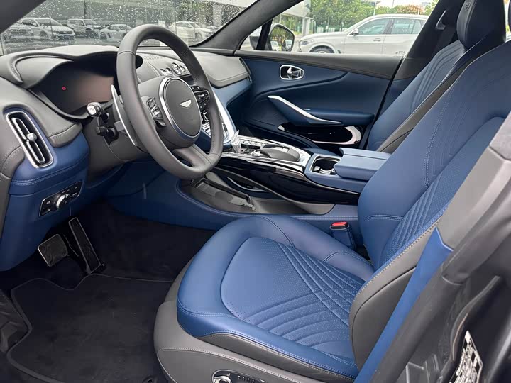 Фото 7 - Aston Martin DBX