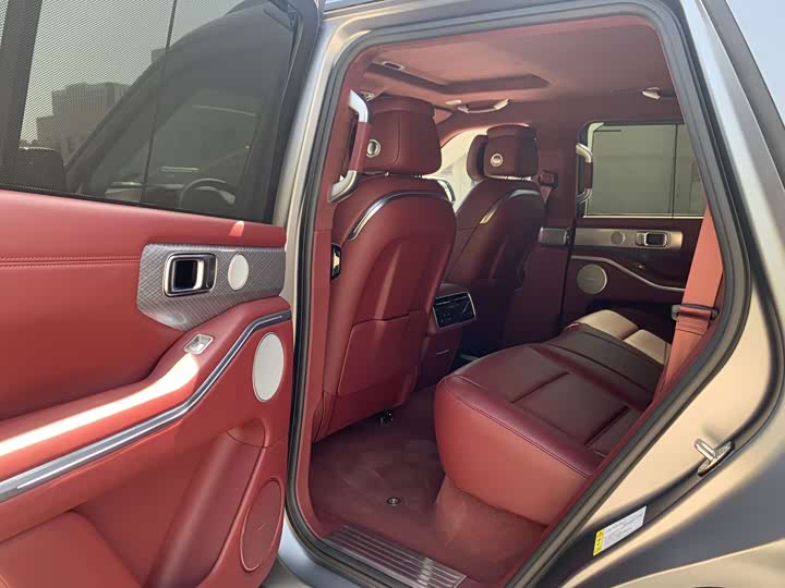 Фото 5 - Tank 700 Hybrid