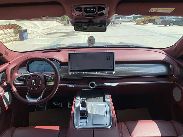 Фото 7 - Tank 700 Hybrid