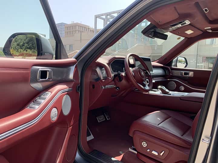 Фото 9 - Tank 700 Hybrid