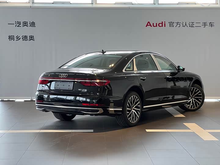 Фото 5 - Audi A8