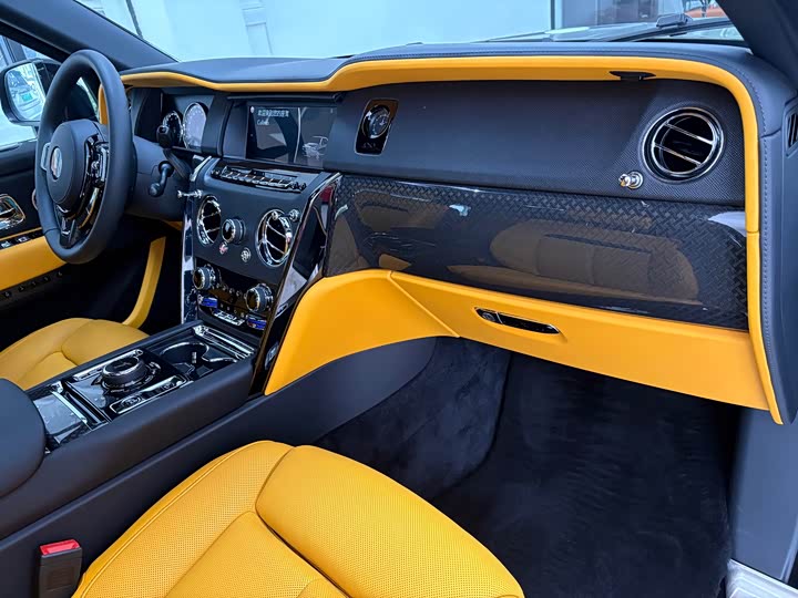 Фото 15 - Rolls-Royce Cullinan