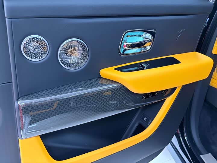 Фото 16 - Rolls-Royce Cullinan