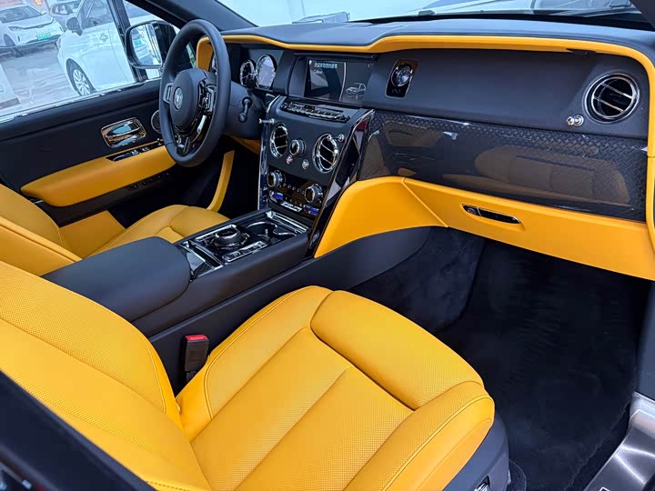 Фото 6 - Rolls-Royce Cullinan