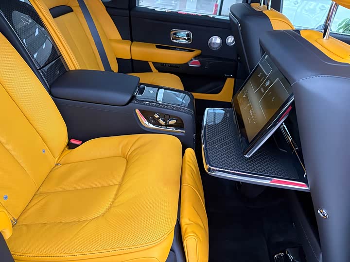 Фото 8 - Rolls-Royce Cullinan