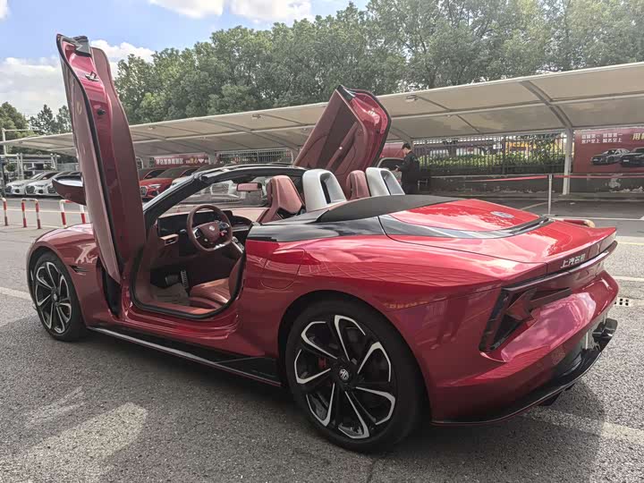 Фото 10 - MG Motor Cyberster