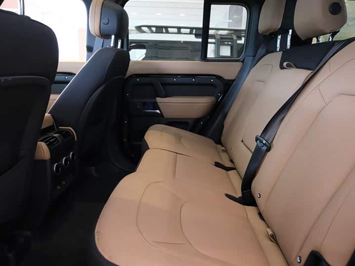 Фото 10 - Land Rover Defender