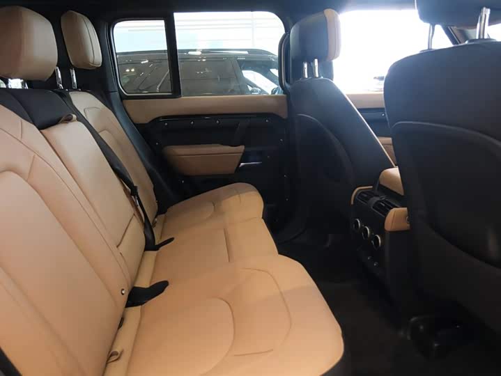 Фото 12 - Land Rover Defender