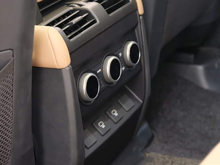 Фото 14 - Land Rover Defender