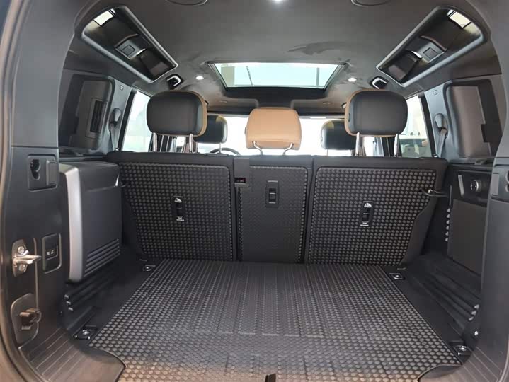 Фото 16 - Land Rover Defender