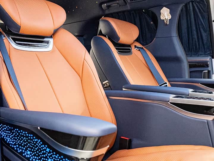 Фото 7 - Buick GL8 ES