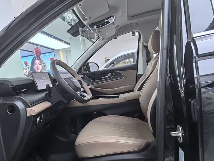 Фото 6 - Chery Tiggo 8L