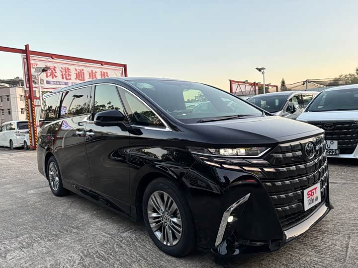 Фото 3 - Toyota Alphard