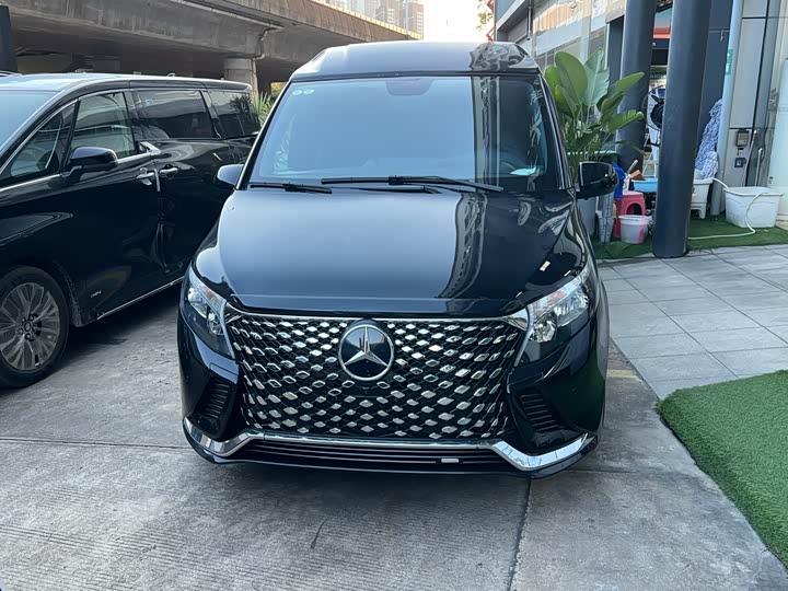 Фото 1 - Mercedes-Benz V-Class