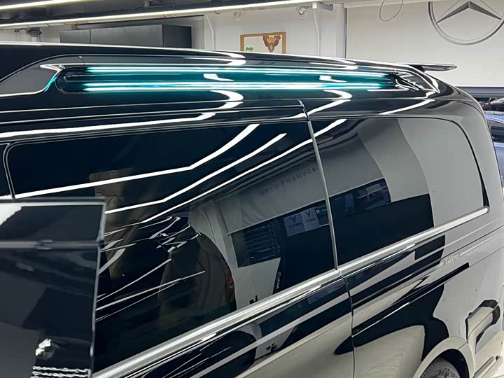 Фото 18 - Mercedes-Benz V-Class