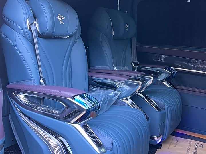 Фото 3 - Mercedes-Benz V-Class