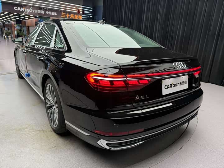 Фото 4 - Audi A8