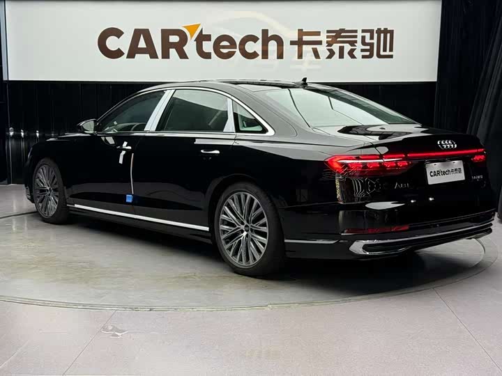 Фото 5 - Audi A8