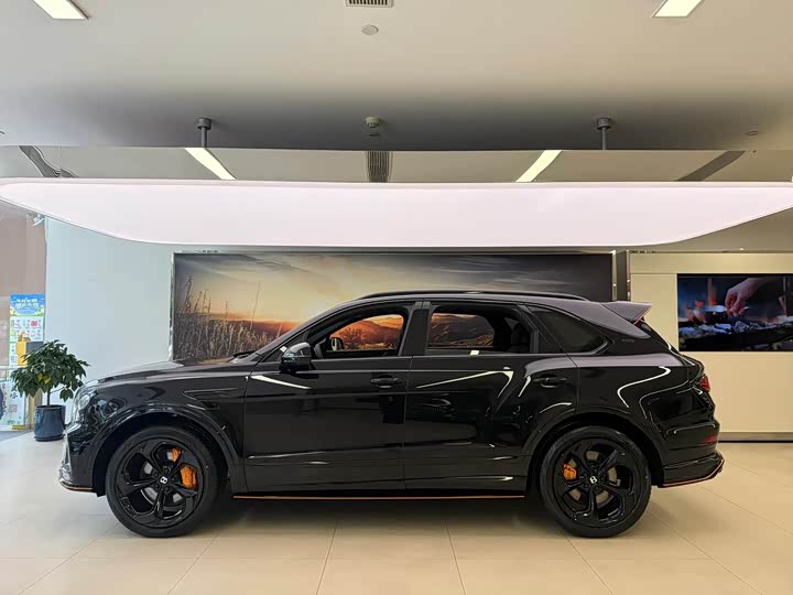 Фото 10 - Bentley Bentayga