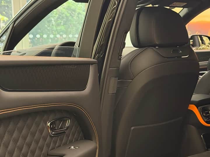 Фото 9 - Bentley Bentayga