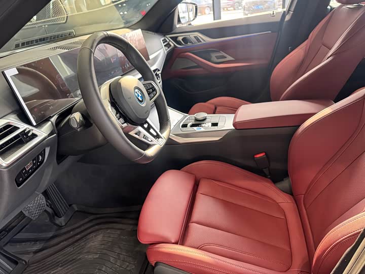 Photo 4 - BMW i4