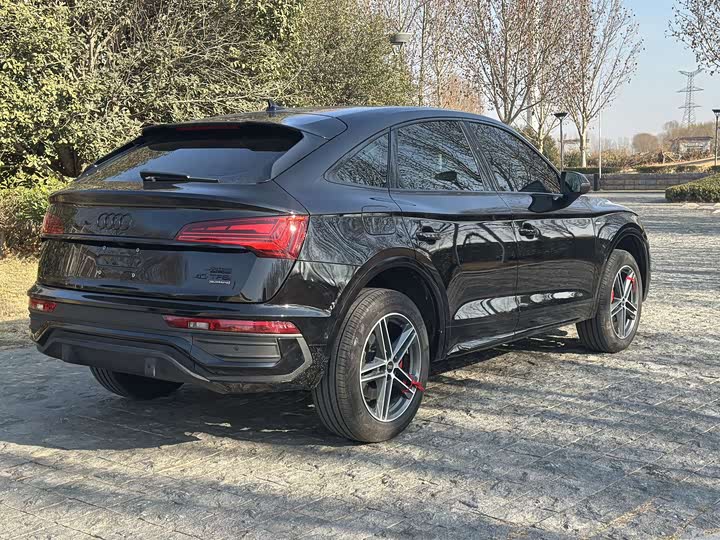 Фото 6 - Audi Q5L Sportback