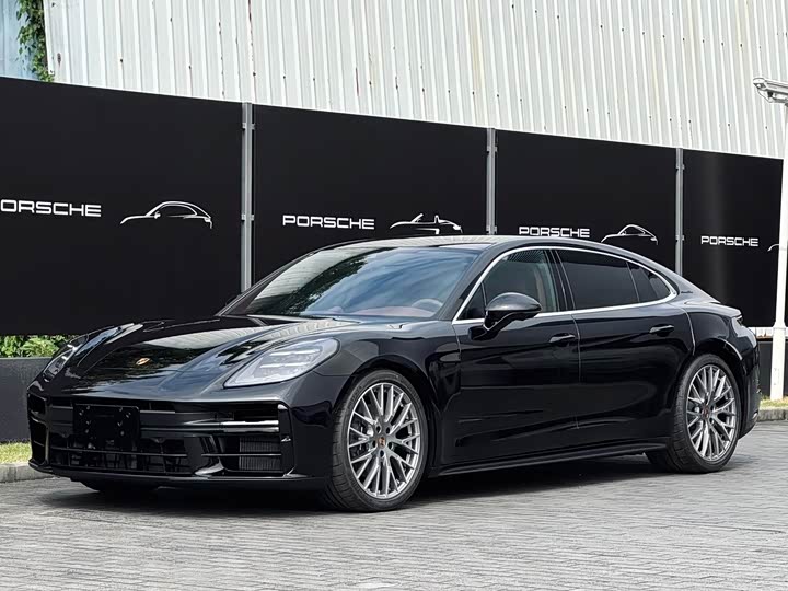 Фото 2 - Porsche Panamera