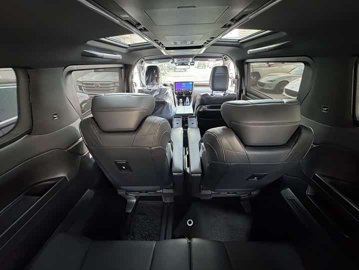 Фото 14 - Toyota Alphard