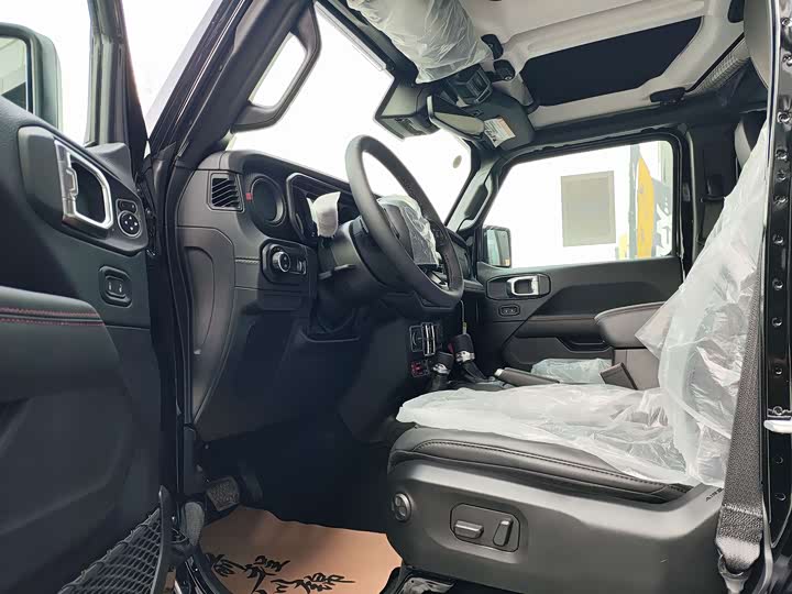 Фото 5 - Jeep Wrangler