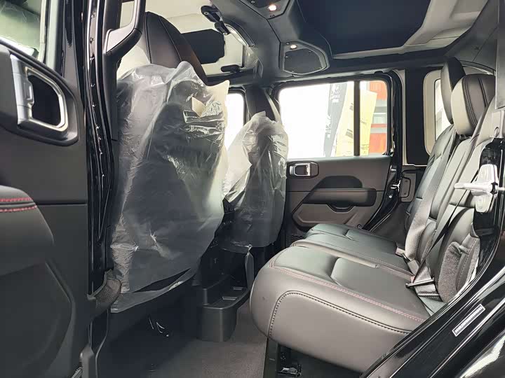 Фото 6 - Jeep Wrangler