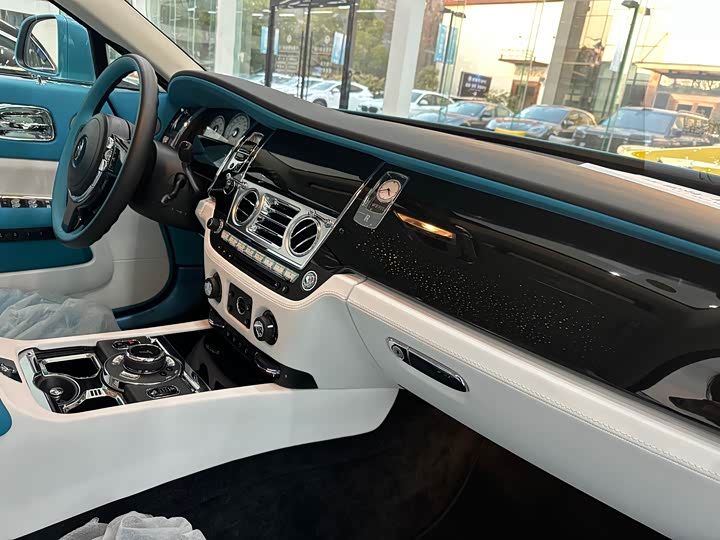 Фото 9 - Rolls-Royce Wraith