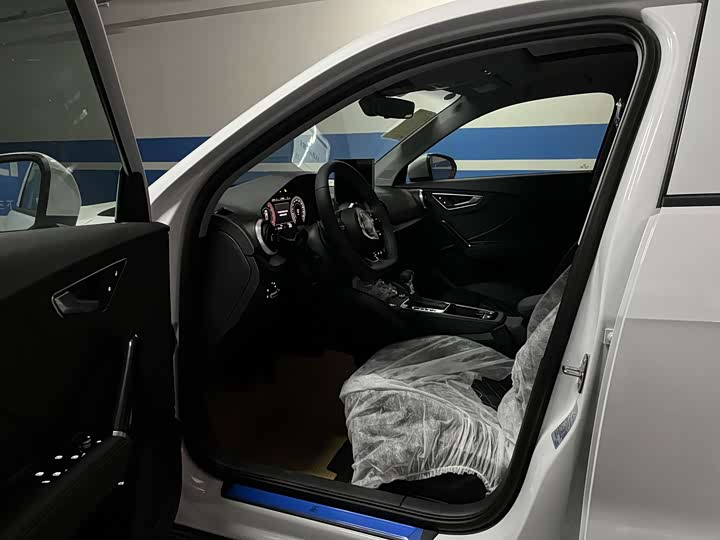 Фото 4 - Audi Q2L