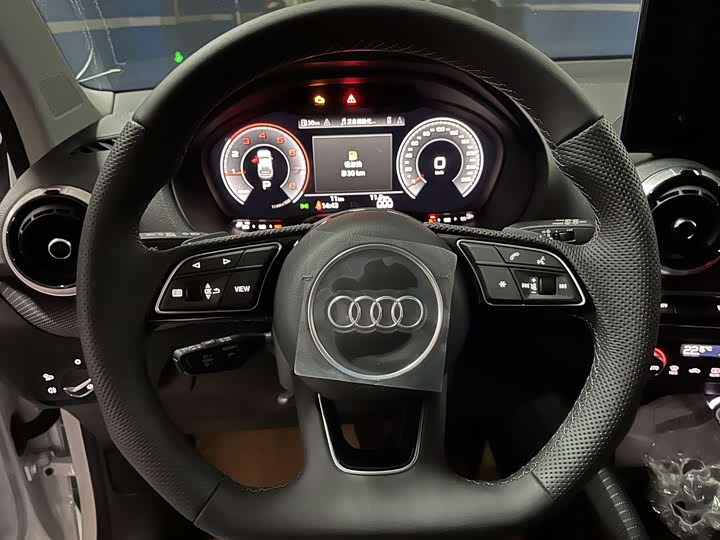 Фото 5 - Audi Q2L