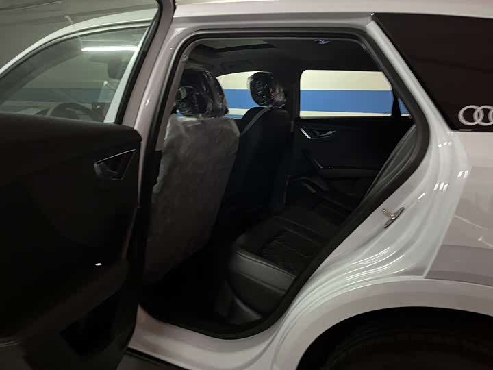 Фото 8 - Audi Q2L