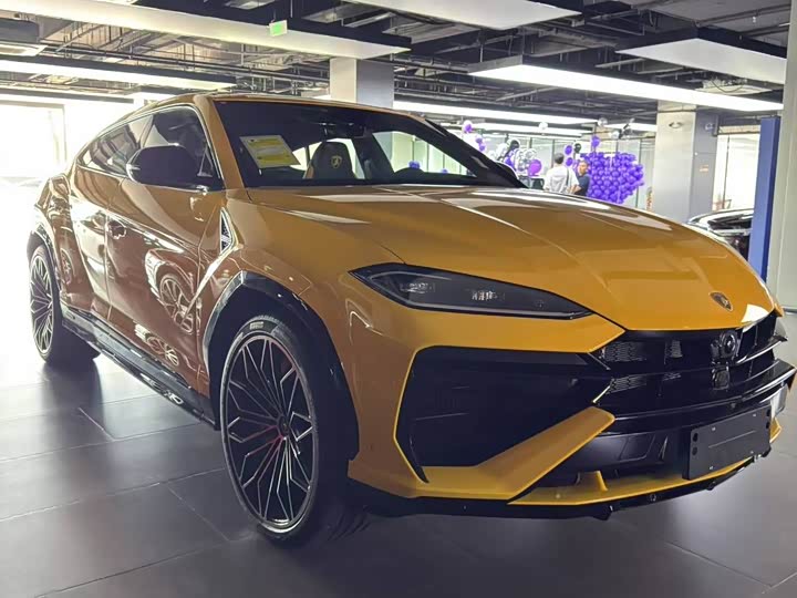 Фото 3 - Lamborghini Urus SE