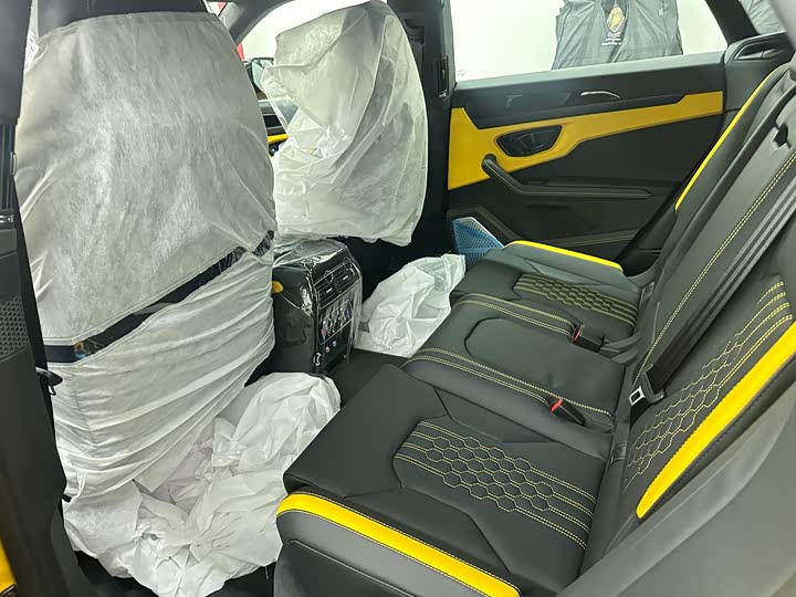 Фото 7 - Lamborghini Urus SE